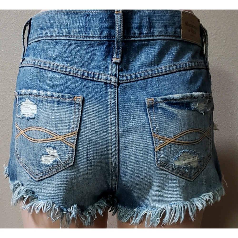 Abercrombie Destroyed Shorts - Picture 3 of 5